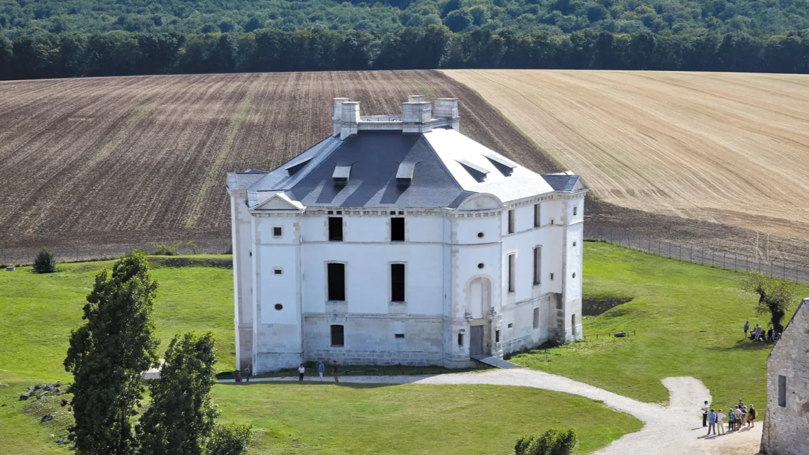 Un trésor architectural de la Renaissance Française : le Château Maulnes dans l’Yonne